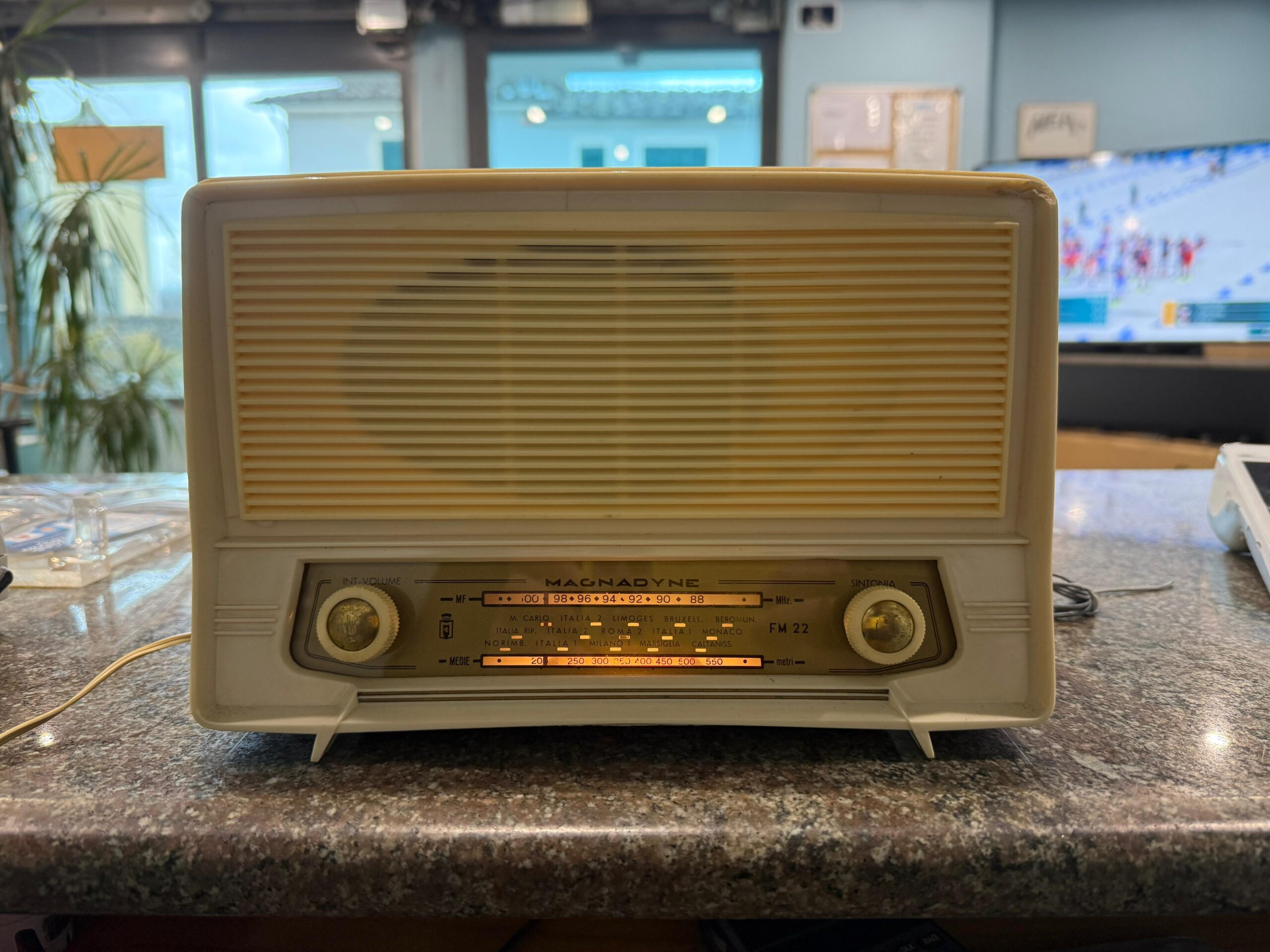 Radio Magnadyne FM 22 - immagine 2